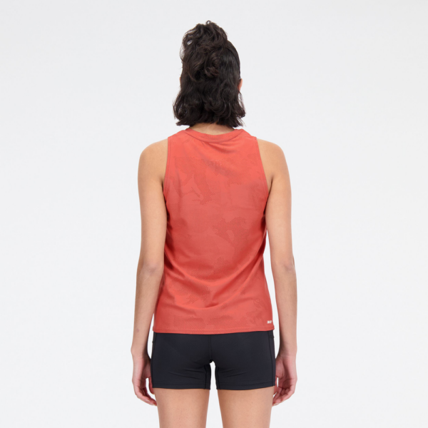 Женская футболка New Balance WT33280ASU - M