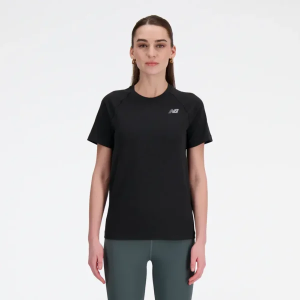 Женская футболка New Balance WT41123BKH - XS